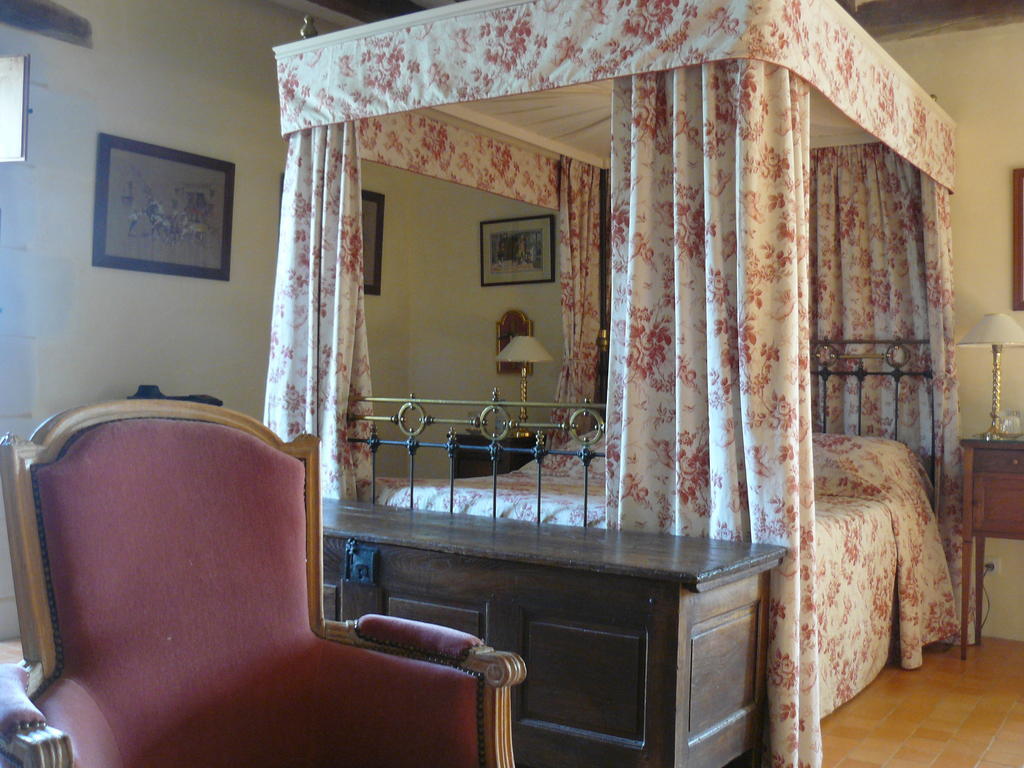 Bed and Breakfast Manoir Du Bois Noblet Louerre Habitación foto
