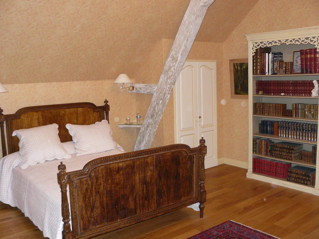 Bed and Breakfast Manoir Du Bois Noblet Louerre Habitación foto